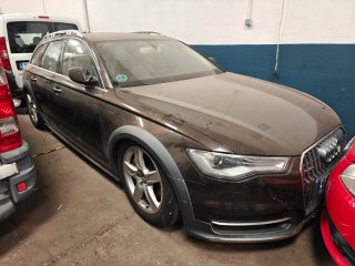 Audi A6 Allroad 2014. Averiado