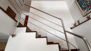 Escalera de Interior de Madera y Acero inoxidable