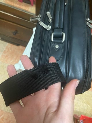 Maletín Grande de Cuero Targus Negro