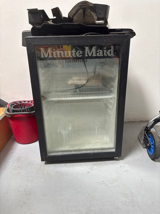Nevera expositora Minute Maid