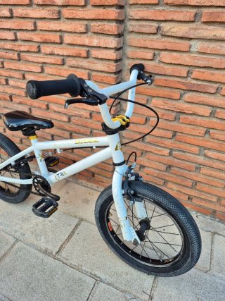 Bicicleta BMX Infantil 16 S'cool Trix