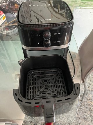 Freidora de aire, Severin. 5L. 1500W. Como nueva.