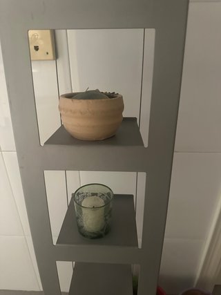 Estantería metálica diseño moderno