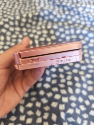 Nintendo 3DS Rosa con cargador y lápiz