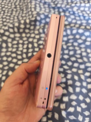 Nintendo 3DS Rosa con cargador y lápiz