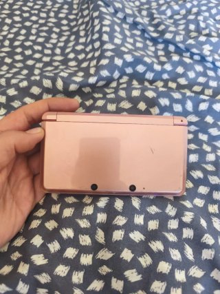 Nintendo 3DS Rosa con cargador y lápiz