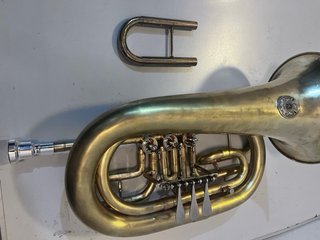 Fliscorno Bajo dorado.