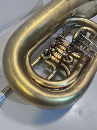 Fliscorno Bajo dorado.