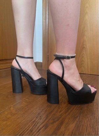 Tacones de plataforma negros