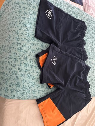 Pantalones deporte SEK Talla 12.  Dos unidades