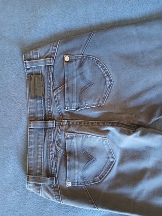 Pantalón vaquero negro W26 L34