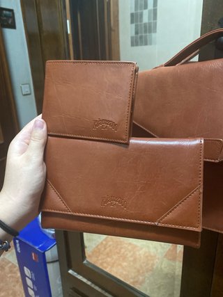 Maletín de Cuero Marrón Kalamazoo y accesorios