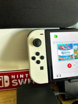Nintendo Switch OLED Blanca + Juego Beasties