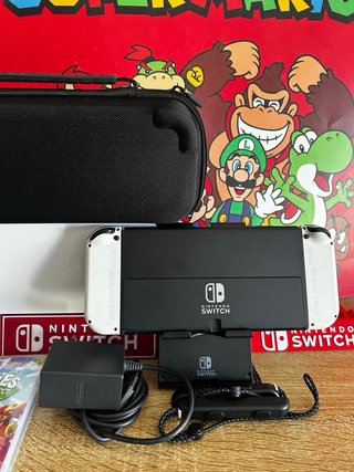 Nintendo Switch OLED Blanca + Juego Beasties