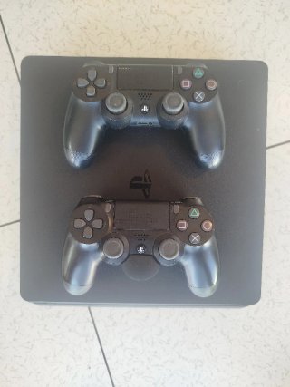 Consola PlayStation 4 (PS4) con 5 Juegos