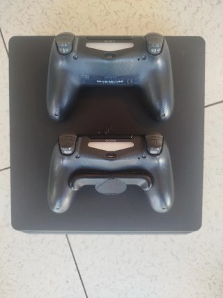Consola PlayStation 4 (PS4) con 5 Juegos