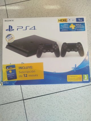 Consola PlayStation 4 (PS4) con 5 Juegos