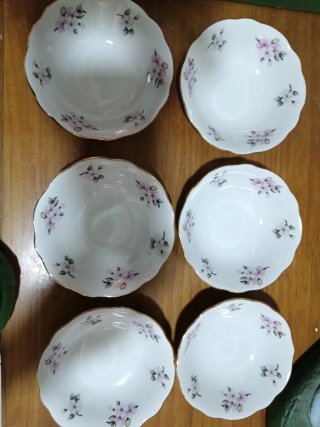 Set di 6 scodelle in porcellana fior di pesco