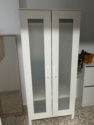 Armario Blanco Ikea con Puertas de Cristal