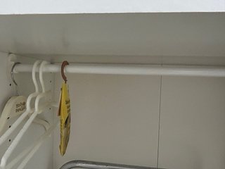 Armario Blanco Ikea con Puertas de Cristal