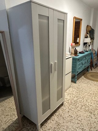 Armario Blanco Ikea con Puertas de Cristal