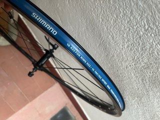 Rueda Delantera de carretera Shimano RS