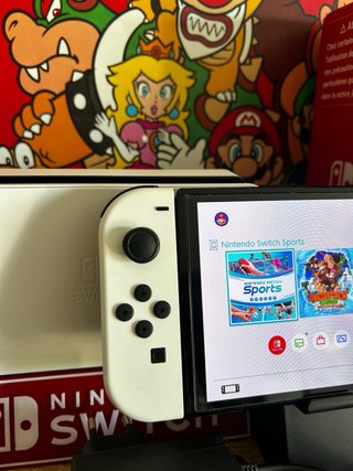 Nintendo Switch OLED COMO NUEVA+ Videojuego gratis