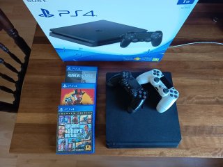 Consola PS4 Slim 1TB Negra + 3 Juegos