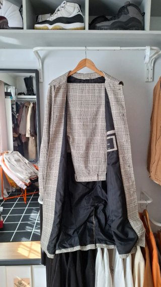 Conjunto Bershka: Pantalón y Gabardina