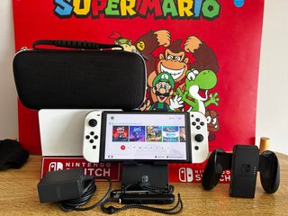 Nintendo Switch OLED Blanca + Accesorios