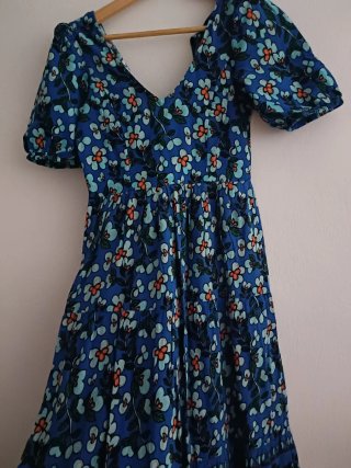 Vestido azul estampado flores