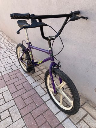 Bicicleta BMX, marca CONNOR