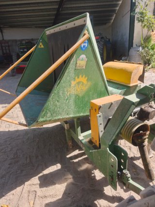 Picadora GOVAL BERKEN Manual para Tractor