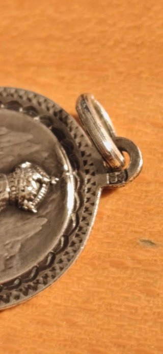 Medalla Virgen de Montserrat Antigua