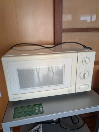 Microondas GoldStar Blanco