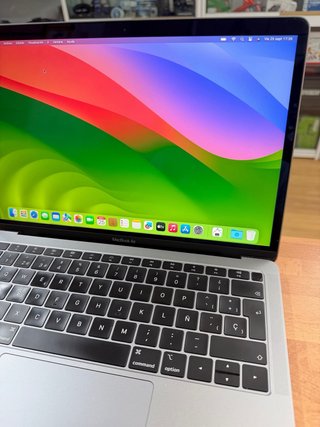 MacBook Air 2019 13” i5 8GB RAM 128GB SSD