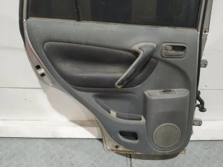 Puerta trasera izquierda TOYOTA RAV4 (A2)