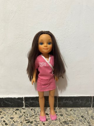 Muñeca Nancy rosa enfermera