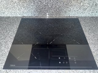 Campana Extractora y Placa de Inducción Teka