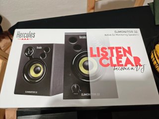 Altavoces Hercules DJMonitor 32