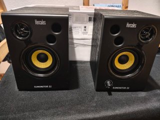 Altavoces Hercules DJMonitor 32