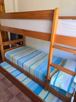 Litera 3 camas madera maciza.disen̈o recto atempor