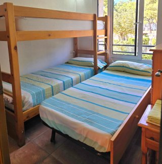 Litera 3 camas madera maciza.disen̈o recto atempor