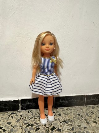 Muñeca Nanci Vestido Rayas Azul