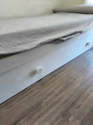 Cama individual con cajones