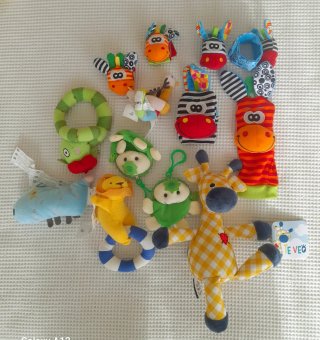 Sonajeros y juguetes bebé