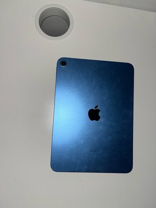 iPad 10ª Generación Azul pantalla rota funciona