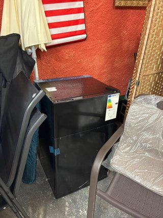 Nevera Compacta Negra
