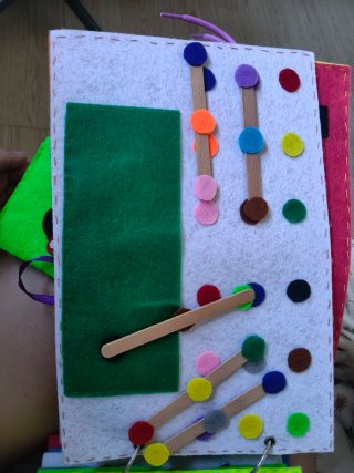 Libro sensorial fieltro