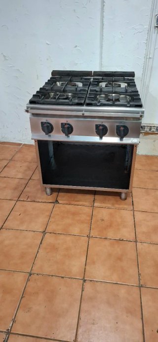 Cocina Industrial Bertos de 4 Fuegos